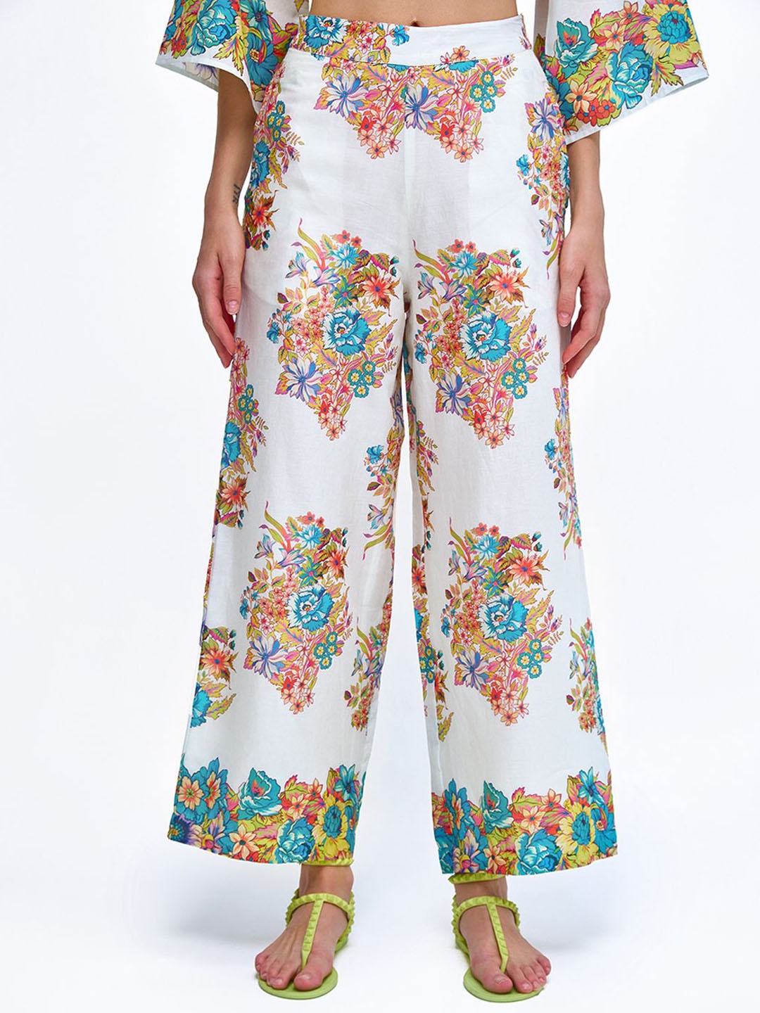 

COVER STORY Women Floral Printed Trousers, Off white