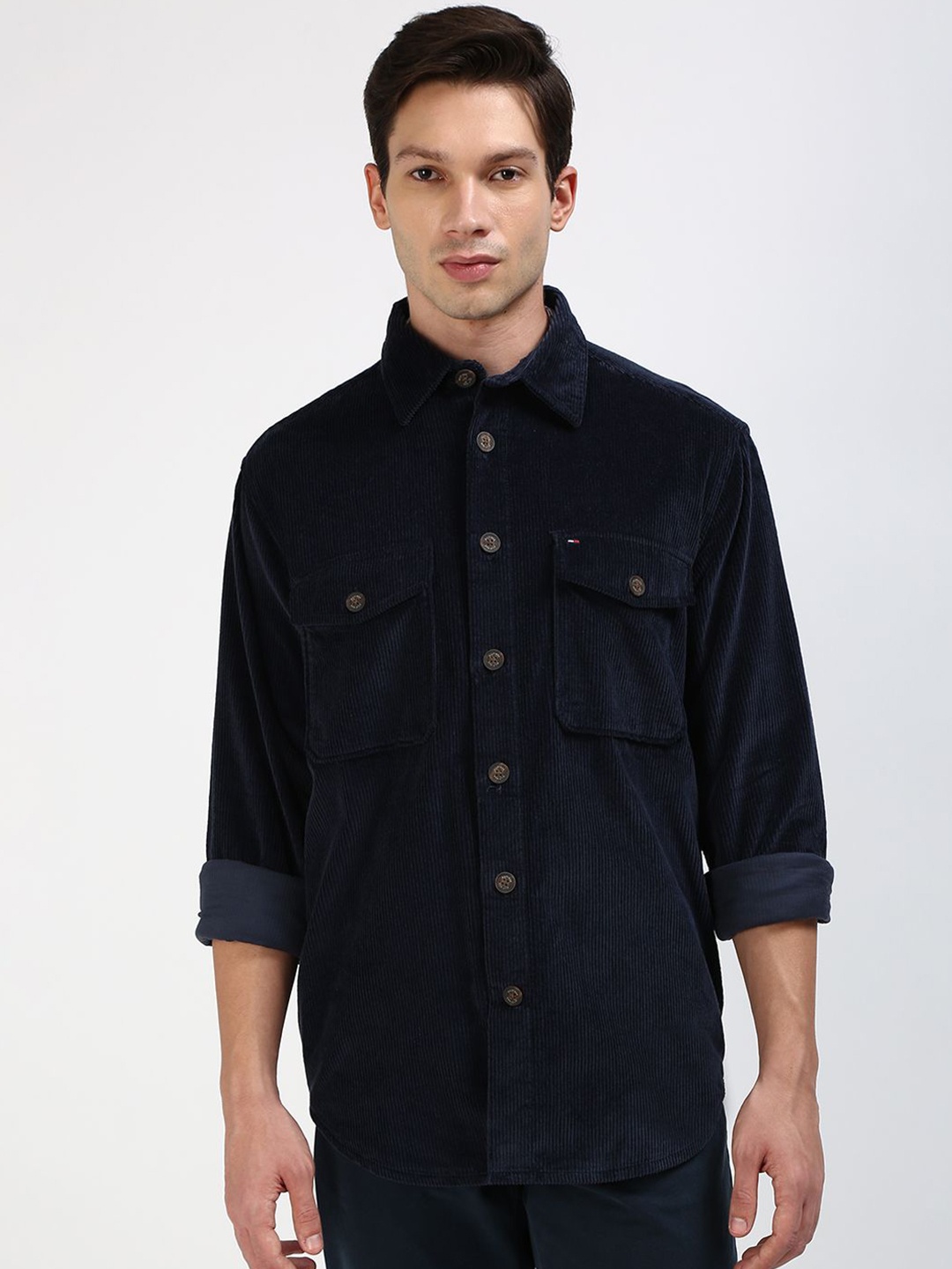 

Tommy Hilfiger Men Classic Spread Collar Solid Cotton Casual Shirt, Navy blue