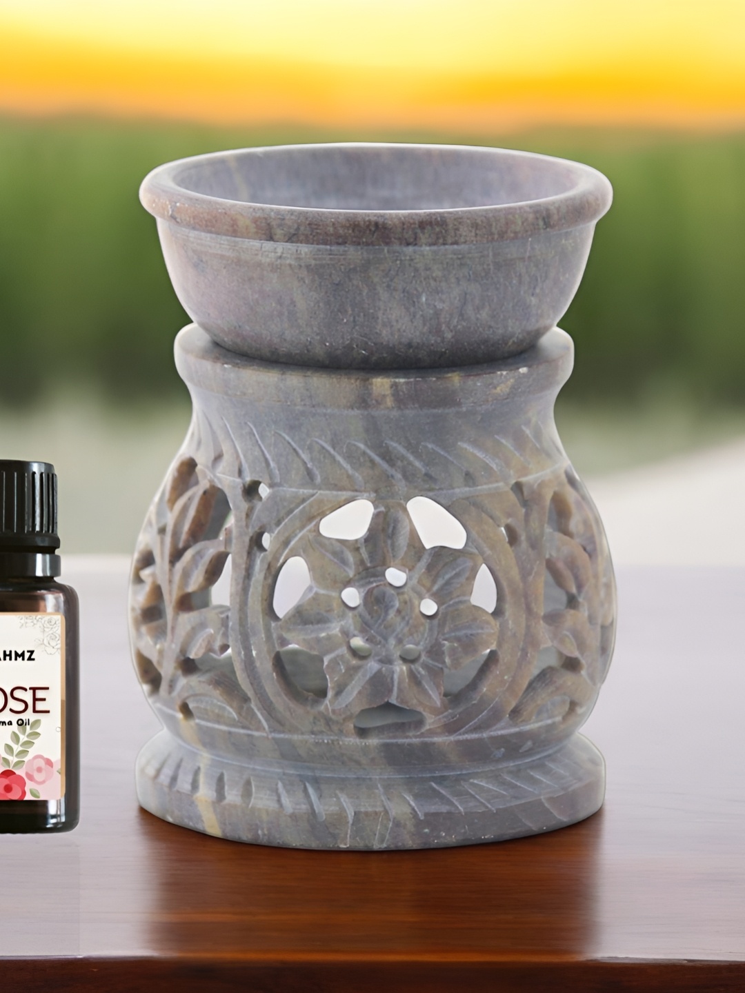 

Brahmz Grey Marble Soapstone With 2 Tealights & Rose Oil Aroma Diffuser Set