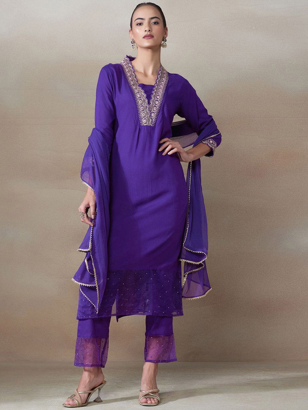 

INDYA Zari Embroidered V-Neck Straight Kurta with Trouser and Dupatta, Purple