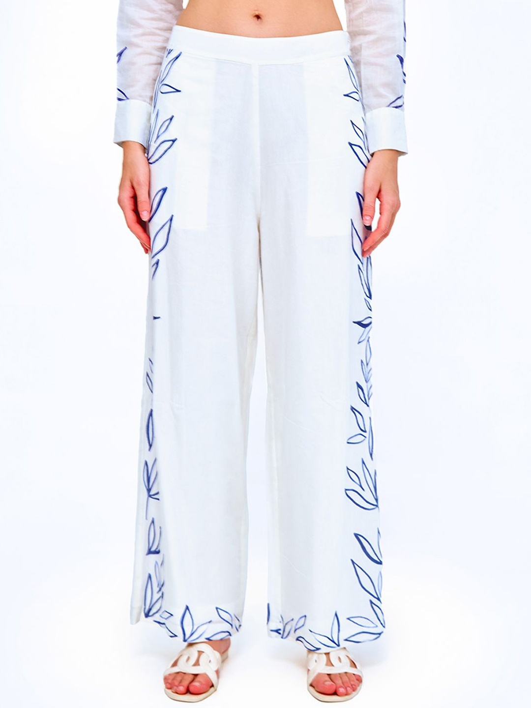 

COVER STORY Women Leaf Printed Wide Leg Trouser, White