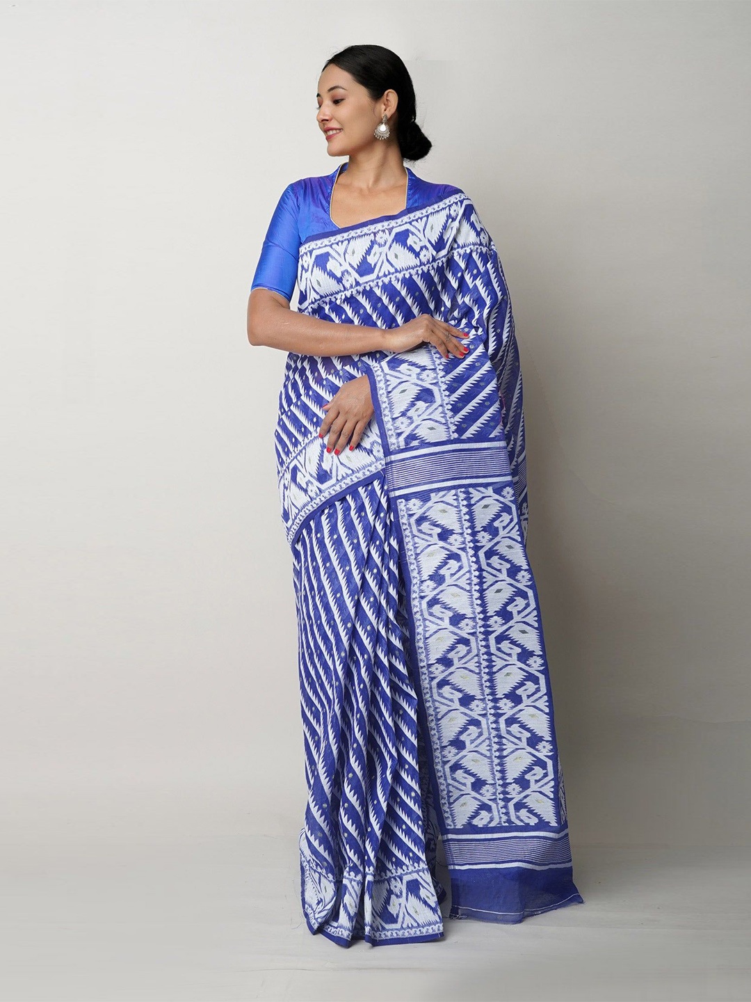 

Unnati Silks Woven Design Pure Cotton Handloom Jamdani Saree, Blue