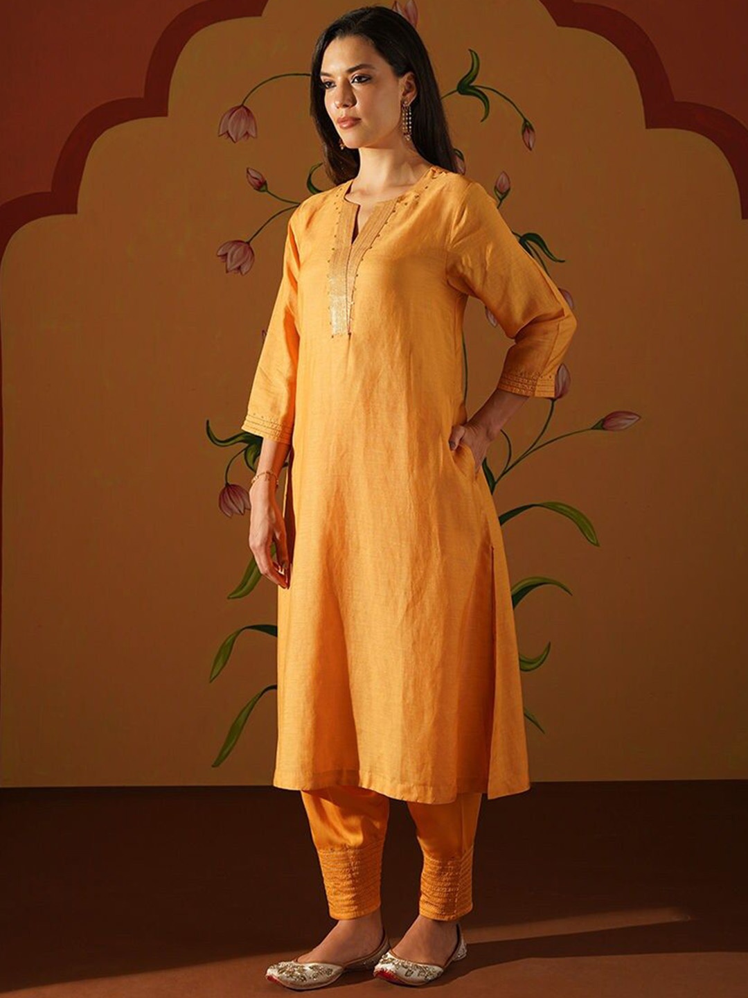 

JAYPORE Notch Neck Sequinned Straight Kurta, Mustard