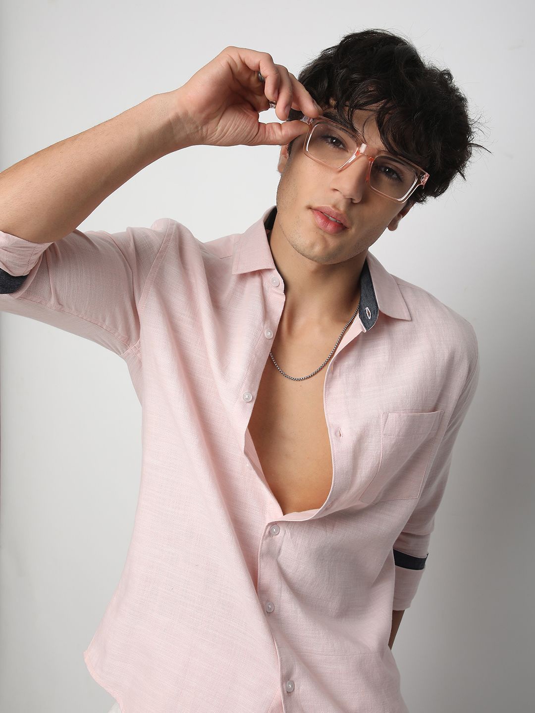 

VASTRADO Men Classic Cutaway Collar Textured Cotton Slim Fit Casual Shirt, Pink