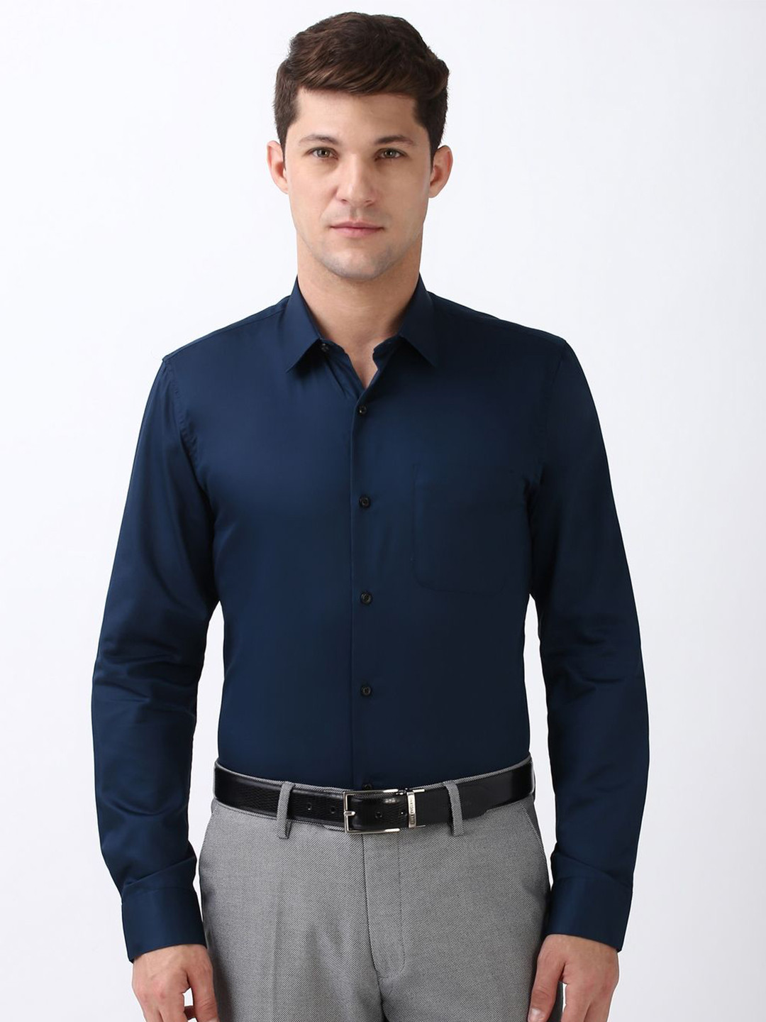 

Peter England Men Spread Collar Solid Cotton Slim Fit Formal Shirt, Navy blue