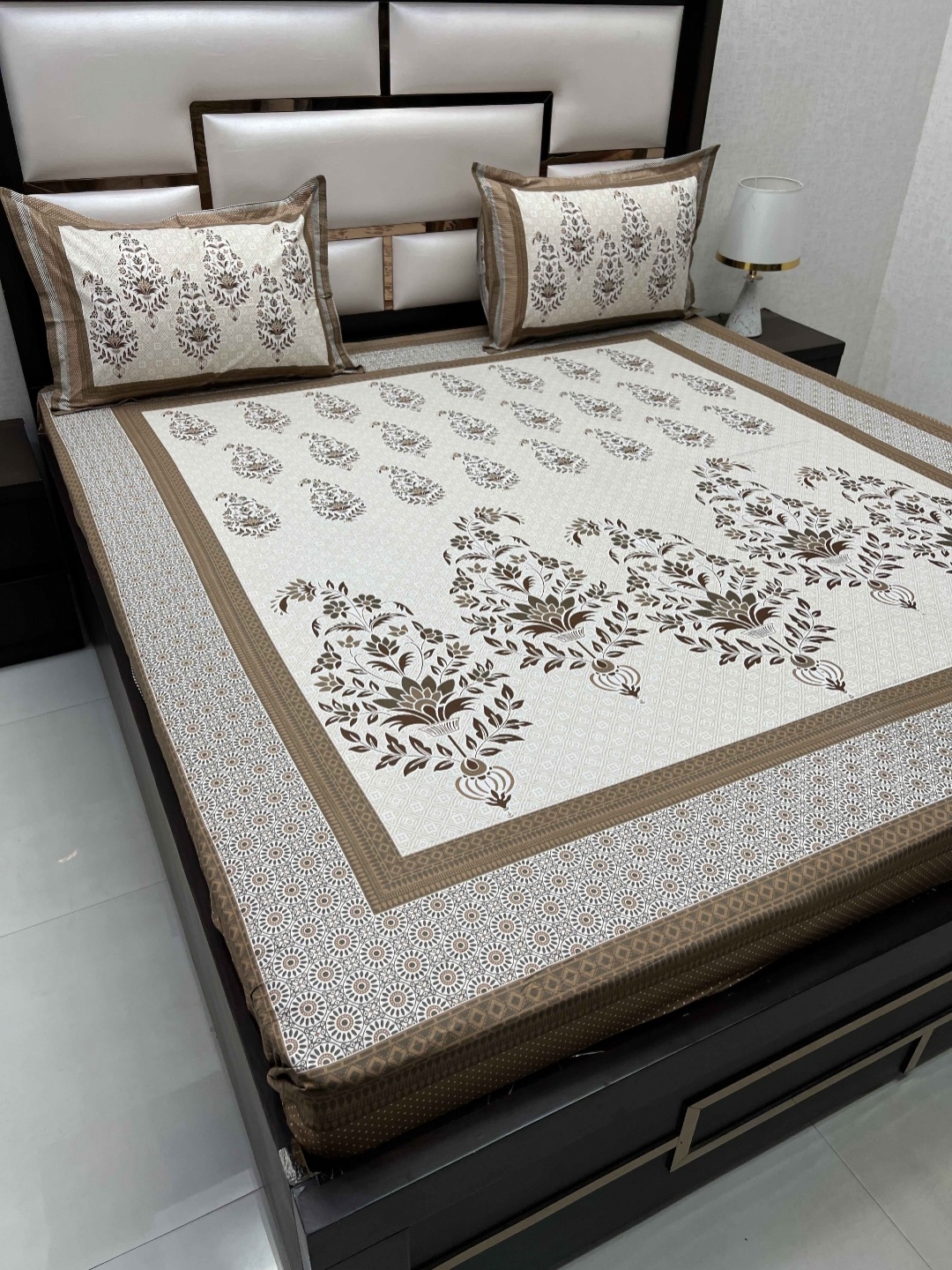 

Pure Decor Lifestyle Beige & Brown Ethnic Motifs Cotton 330 TC King Bedsheet Set