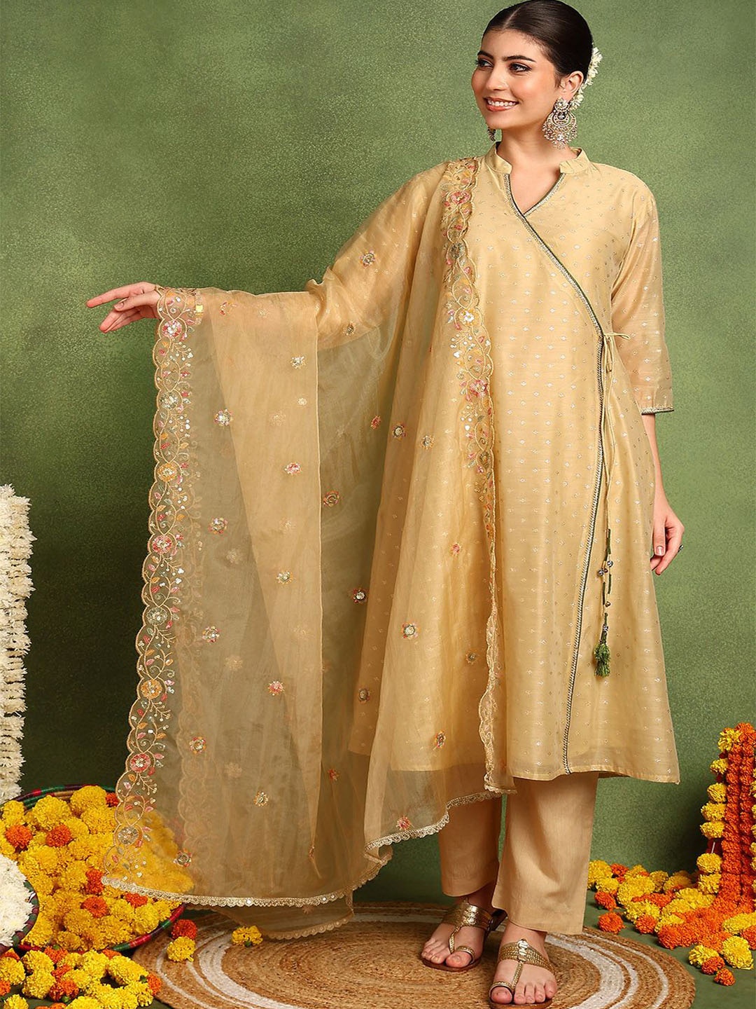 

Tahiliya Floral Embroidered Organza Dupatta with Zari, Beige