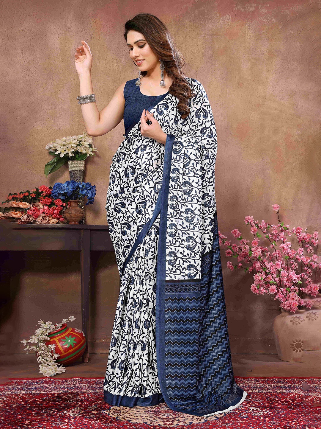 

sareyavella Ethnic Motifs Printed Saree, Blue