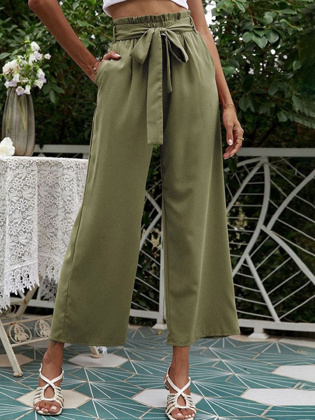 

StyleCast Women Solid Regular Fit Parallel Trousers, Green