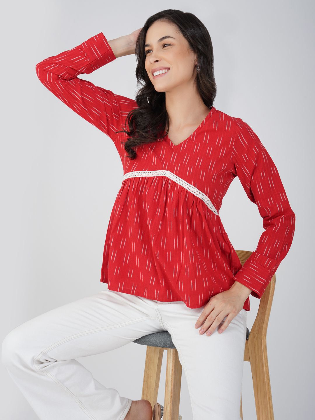 

Vastraa Fusion Women Ethnic Motifs Printed V-Neck Cotton Top, Red