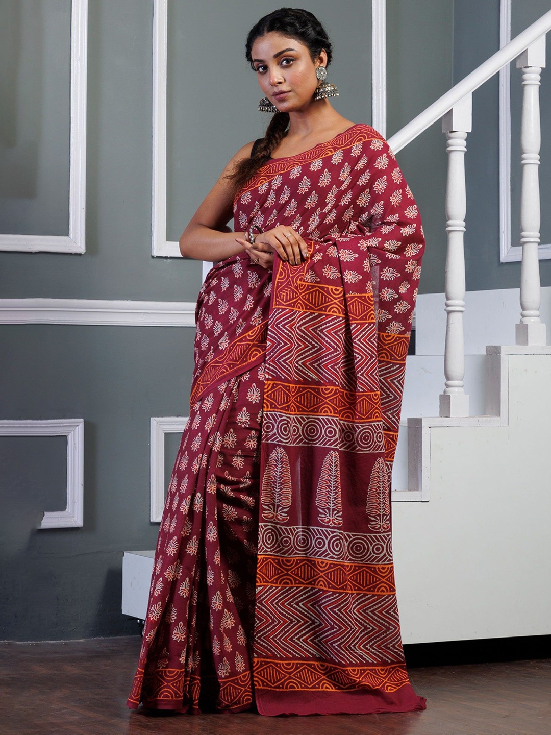 

Unnati Silks Ethnic Motifs Pure Cotton Handloom Block Print Saree, Maroon