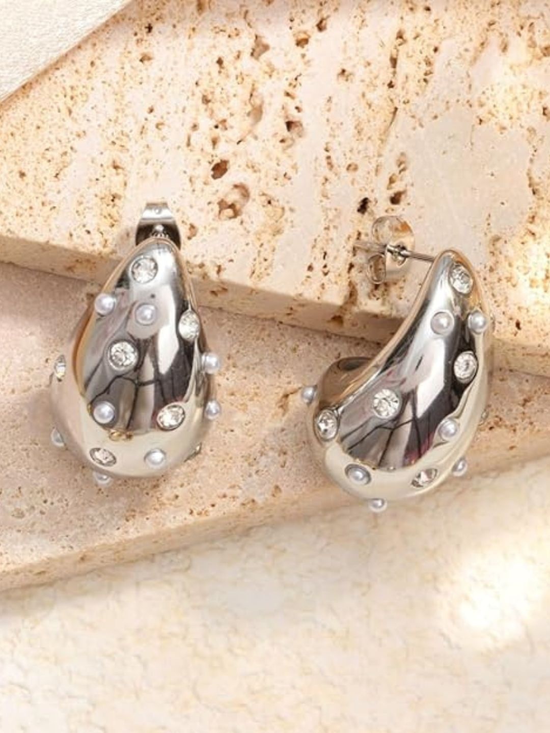 

DressBerry White Silver Plated Stainless Steel Pearls Teardrop Shaped Studs