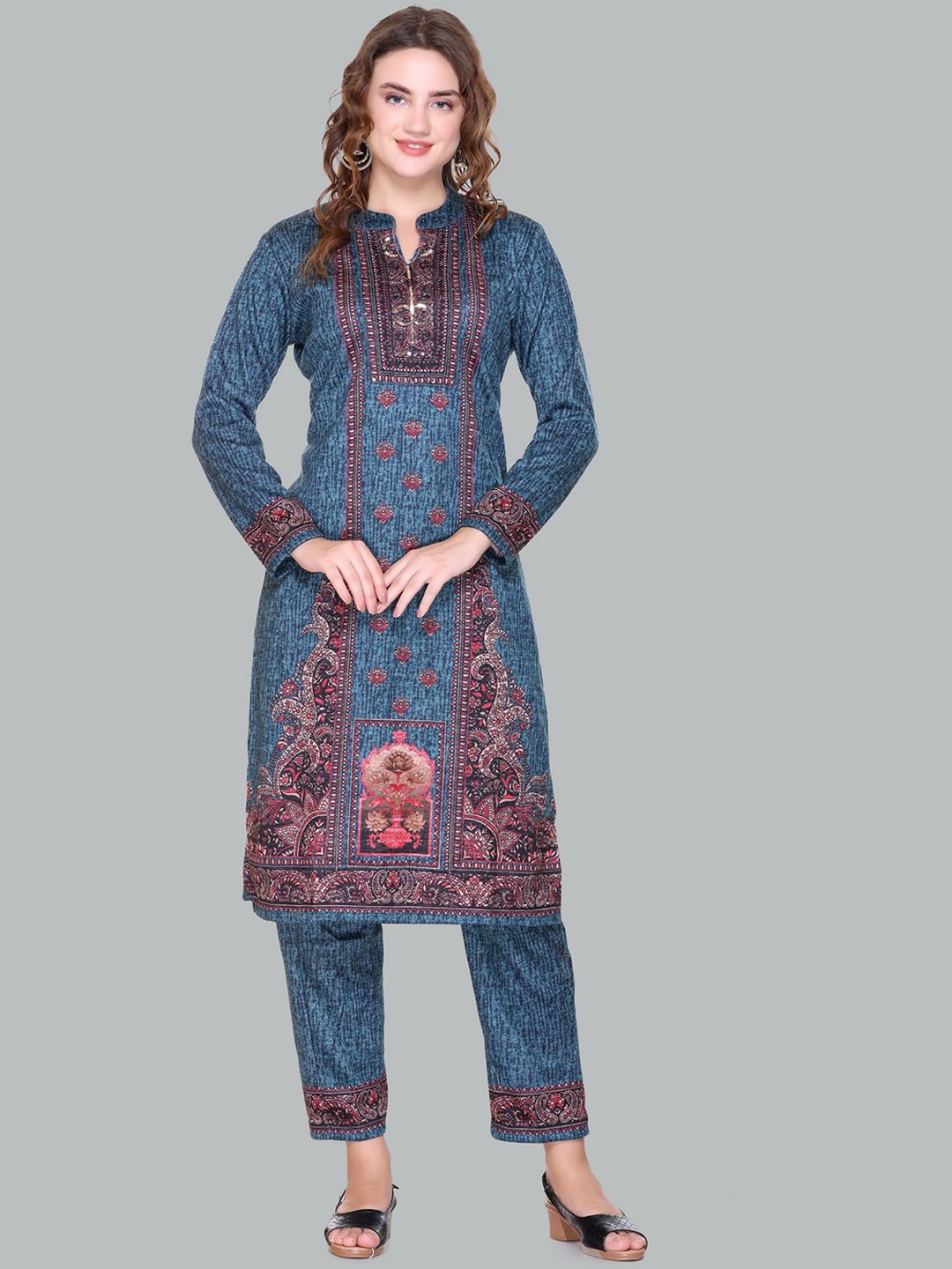 

Pampara Ethnic Motifs Embroidered Sequinned Kurta with Trousers & Dupatta, Blue