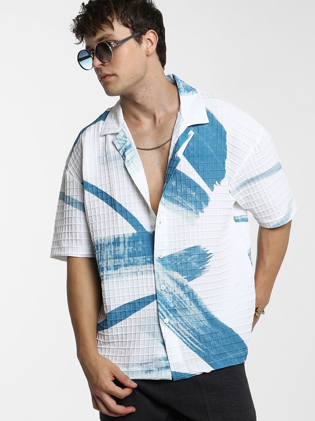 

Campus Sutra Men Comfort Cuban Collar Graphic Printed Oversized Casual Shirt, White