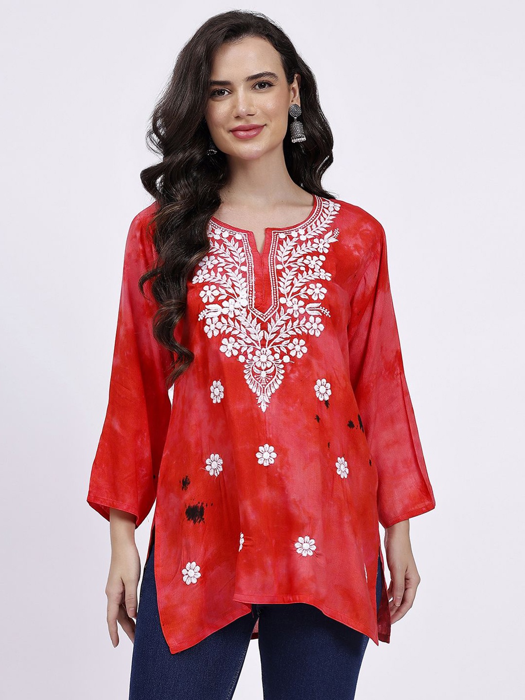 

NAZAQAT ETHNIC INDIA Embroidered Chikankari Kurti, Red