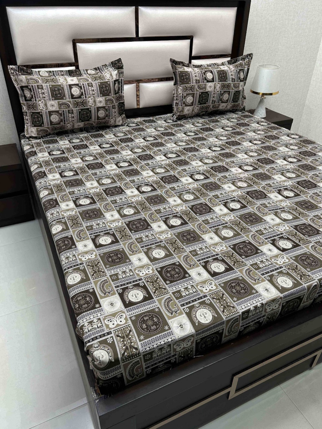 

Pure Decor Velar Sib Green Ethnic Printed Cotton 300 TC King Bedsheet & 2 Pillow Covers