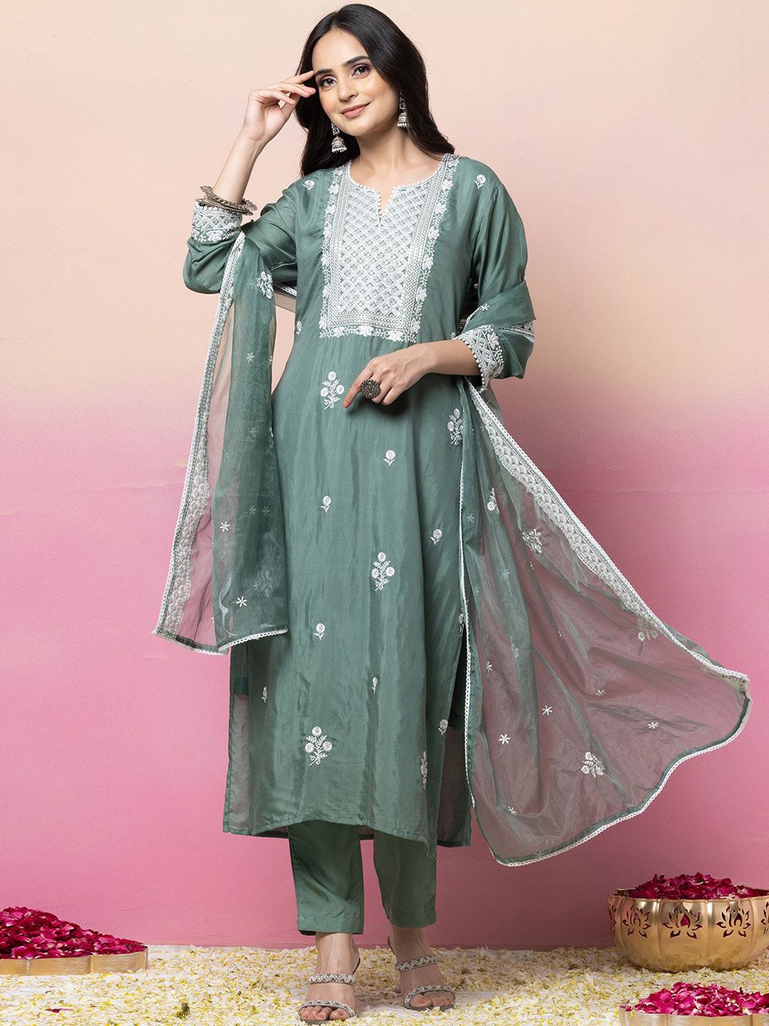 

INDYA Floral Embroidered Thread Work Notch Neck Pure Cotton Kurta With Trouser & Dupatta, Green