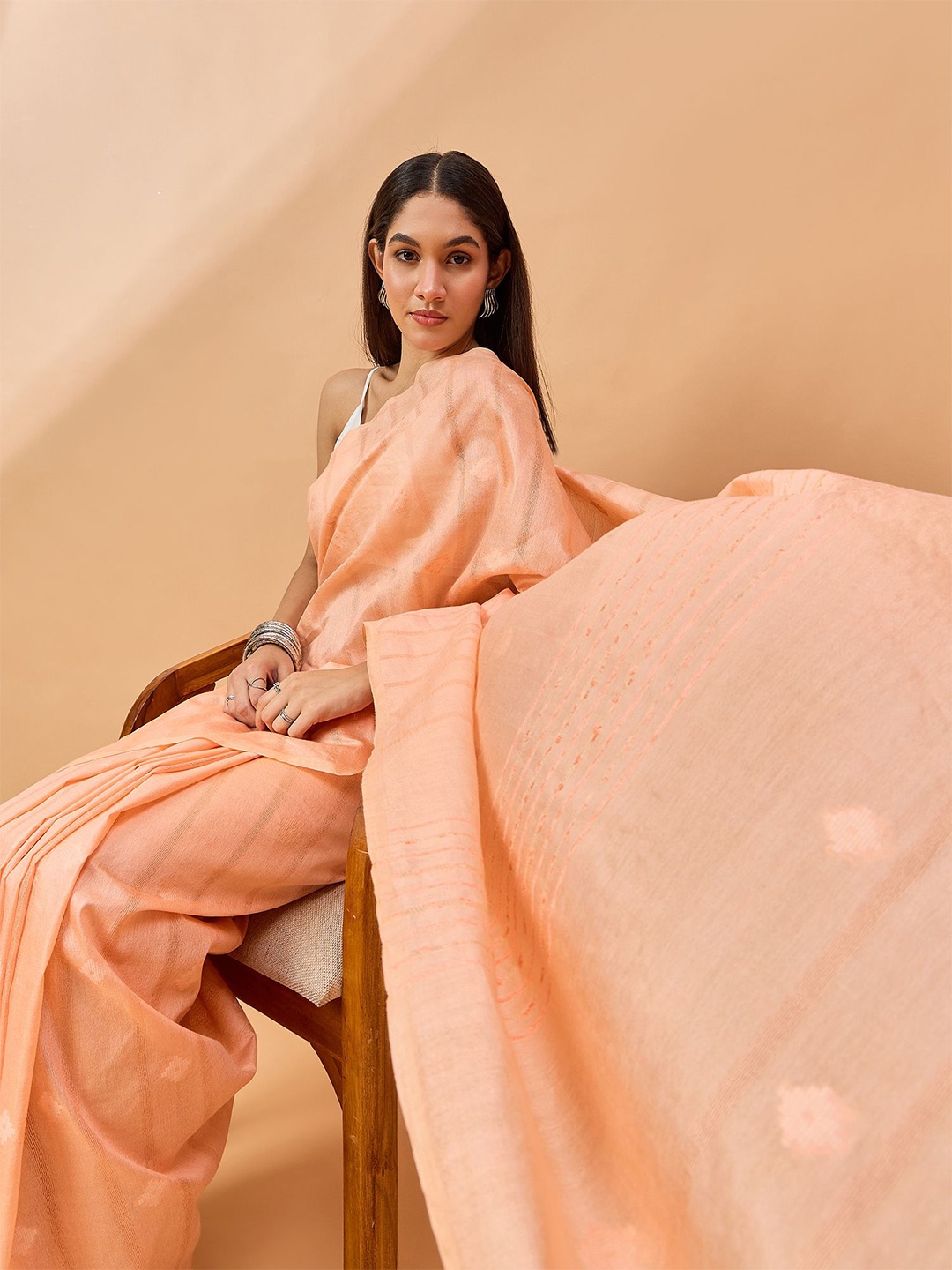 

swatika Woven Design Zari Saree, Peach