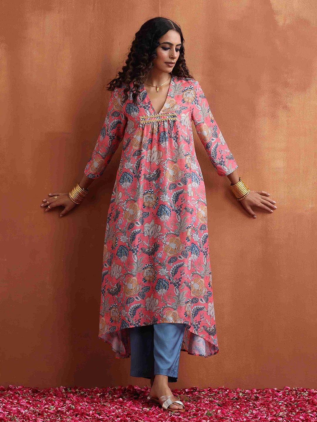 

trueBrowns Floral Printed V-Neck Gotta Patti Pleated A-Line Kurta With Trouser, Orange