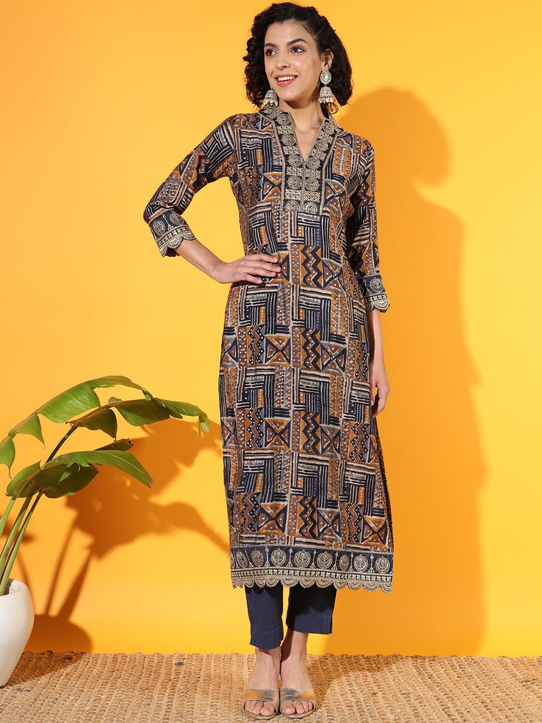 

VESH Geometric Printed V-Neck Three-Quarter Sleeves Thread Work Pure Silk Kurta, Navy blue