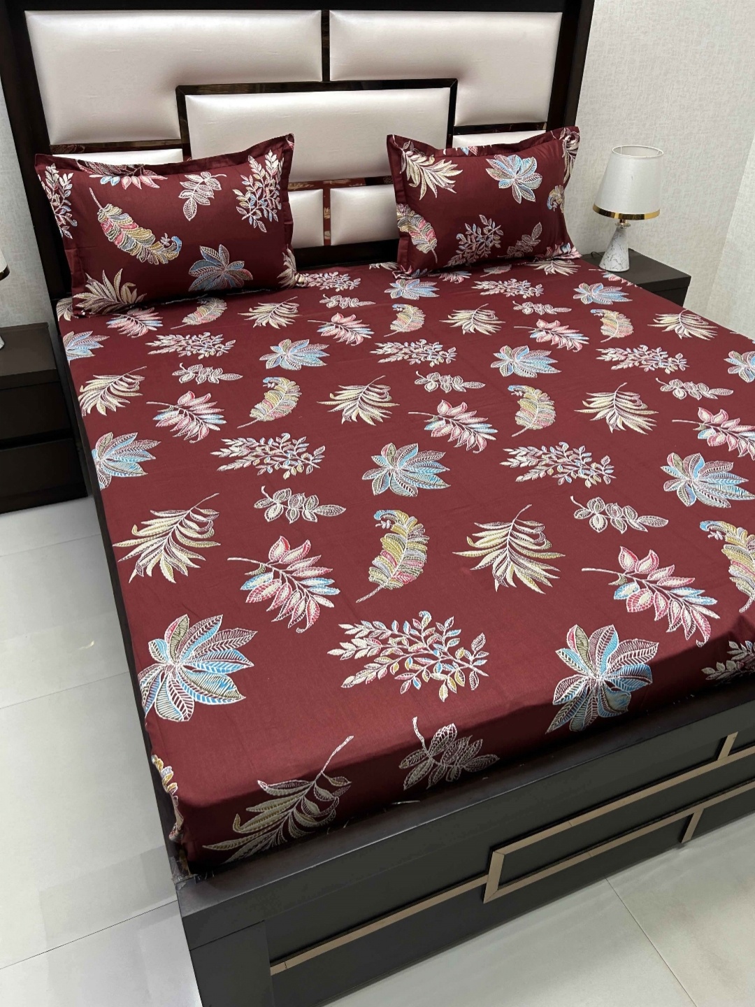 

Pure Decor Velar Sib Red Floral 240 TC Pure Cotton King Bedsheet With 2 Pillow Covers