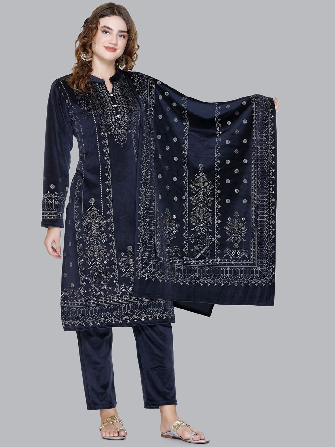 

Pampara Ethnic Motifs Printed Velvet Kurta with Trousers & Dupatta, Navy blue