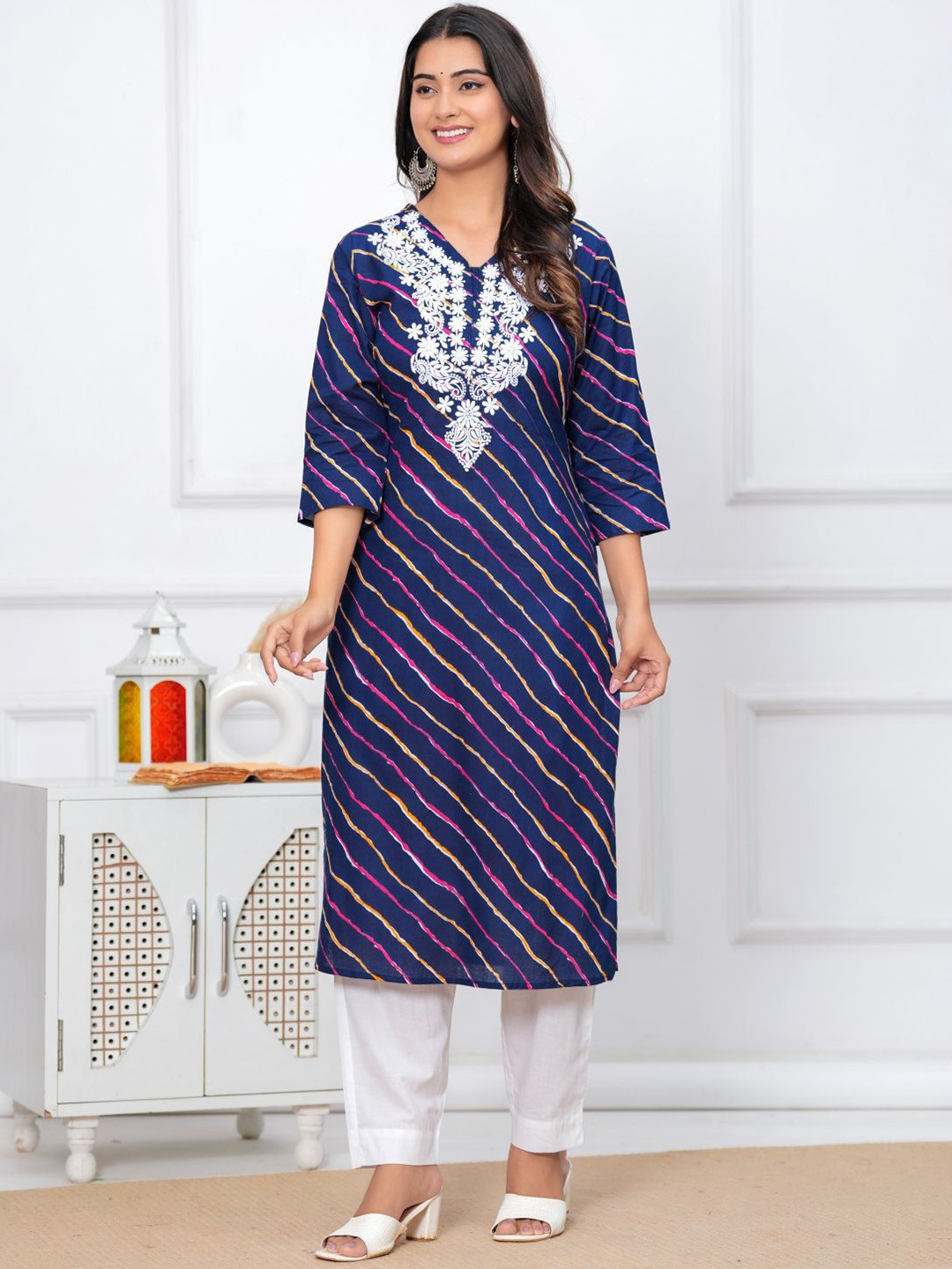 

RANI PRINTS Leheriya Embroidered Chikankari Pure Cotton Kurta with Trouser, Blue