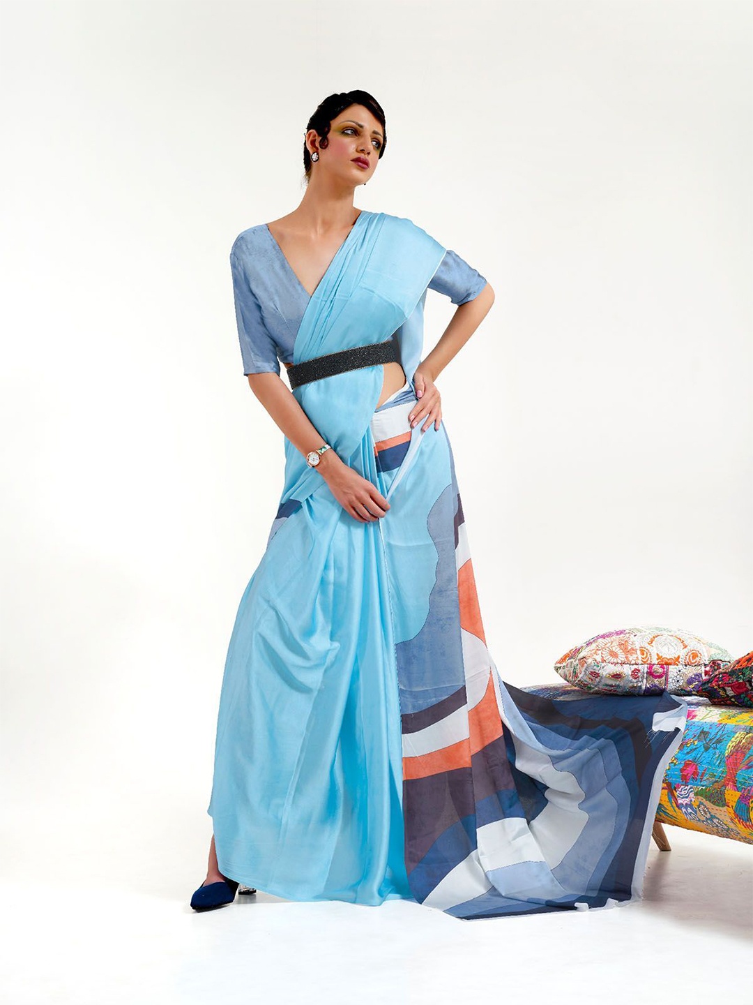 

ODETTE Abstract Printed Saree, Blue