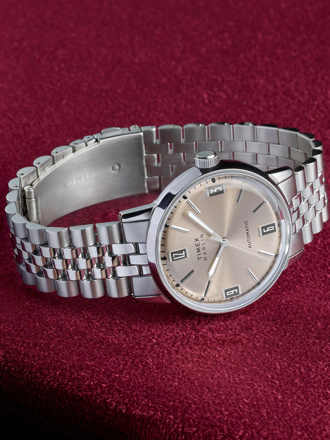 

Timex Men Dial & Stainless Steel Bracelet Style Straps Motion Powered Watch TW2W59200UJ, Transparent
