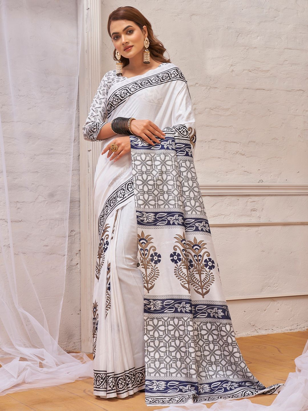

KALINI Bagh Printed Bagru Saree, White