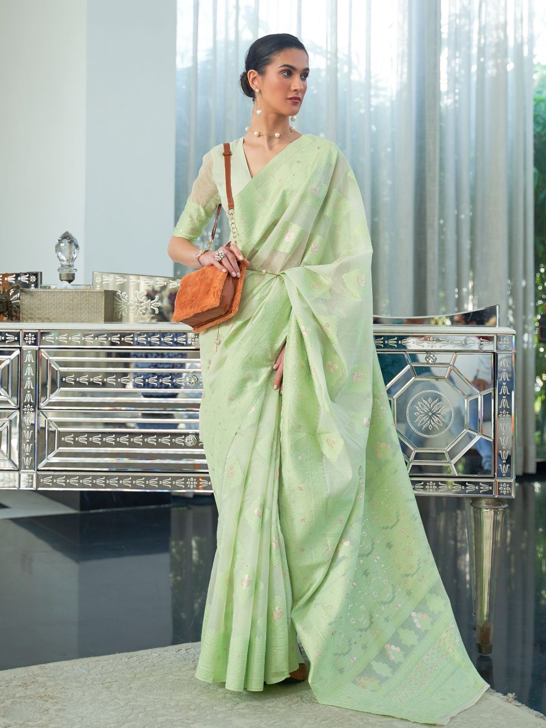 

ODETTE Ethnic Motifs Woven Design Zari Saree, Green