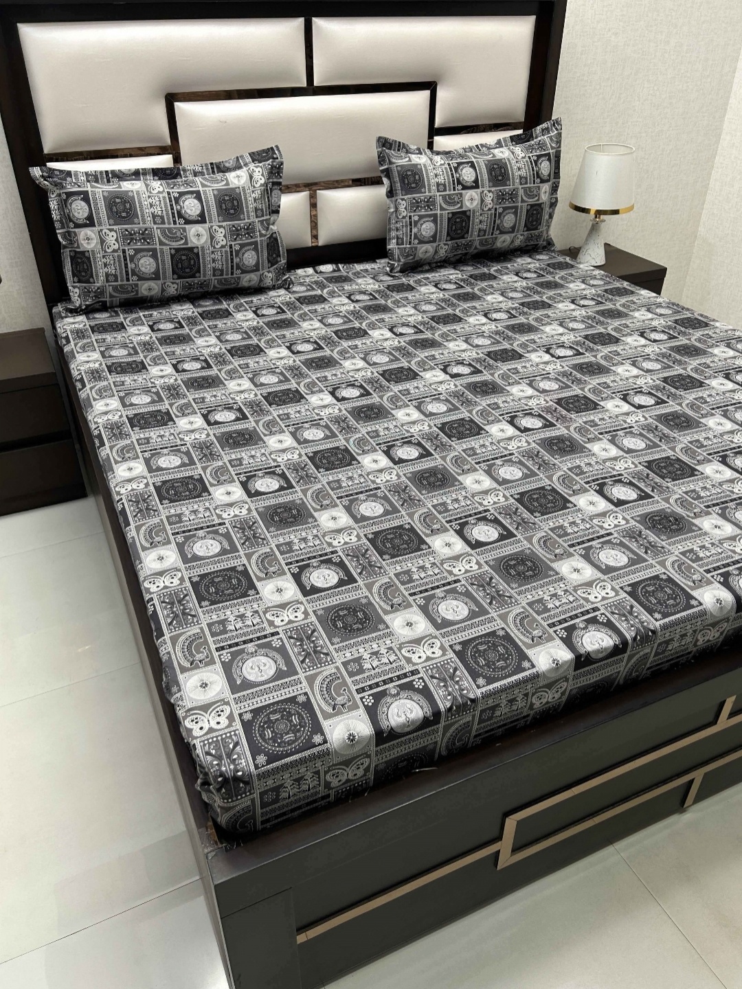 

Pure Decor Black & Grey Printed 250 TC Pure Cotton King Bedsheet with 2 Pillow Covers