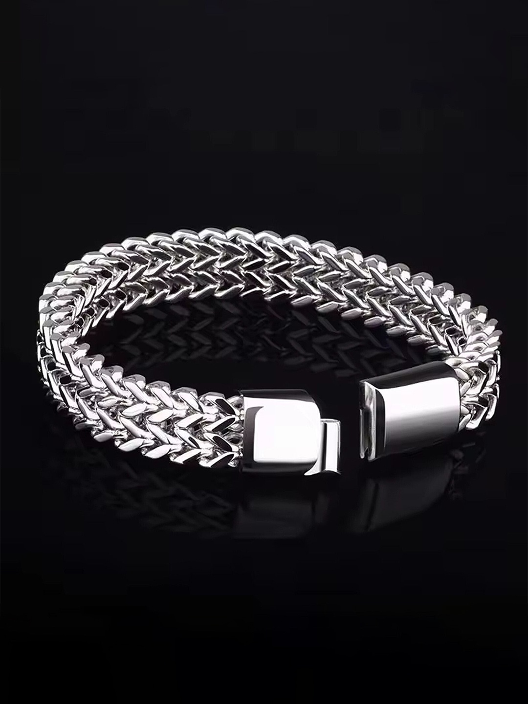 

Lila Men Stainless Steel Link Bracelet, Silver