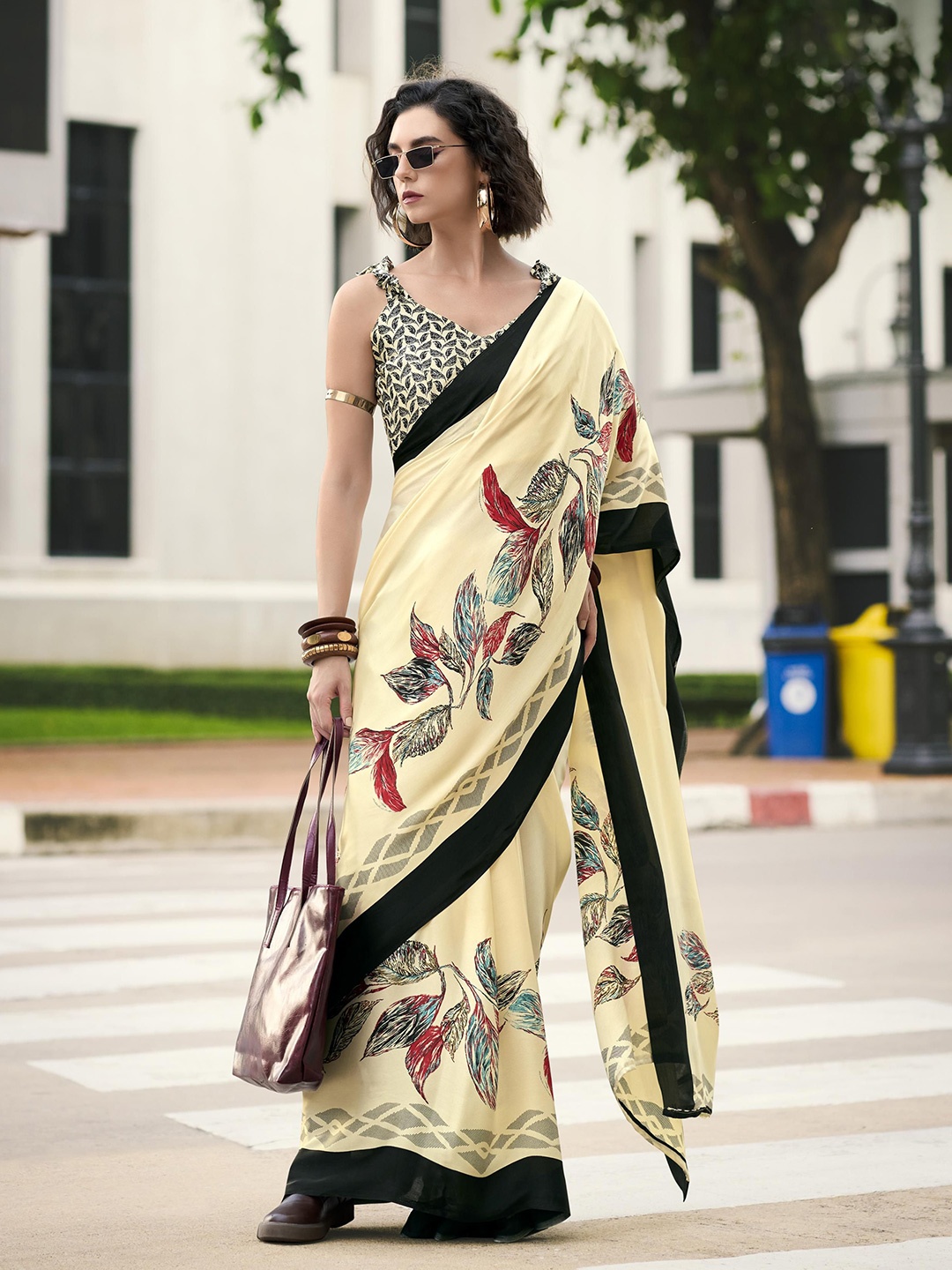 

DIVASTRI Satin Designer Saree, Beige