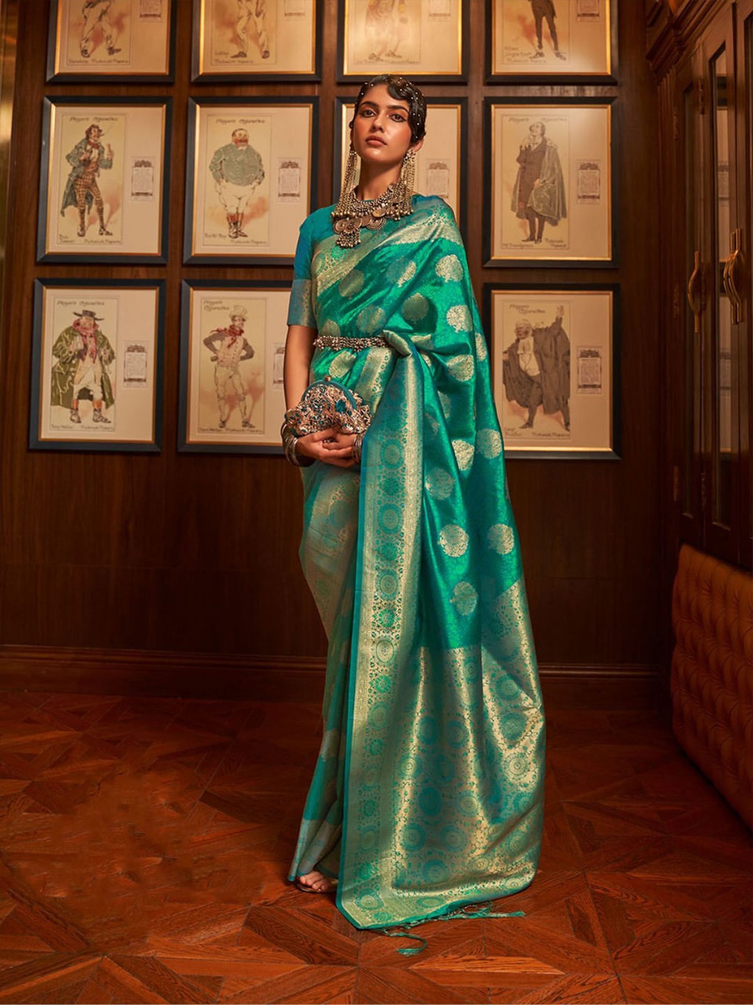 

ODETTE Woven Design Zari Saree, Green