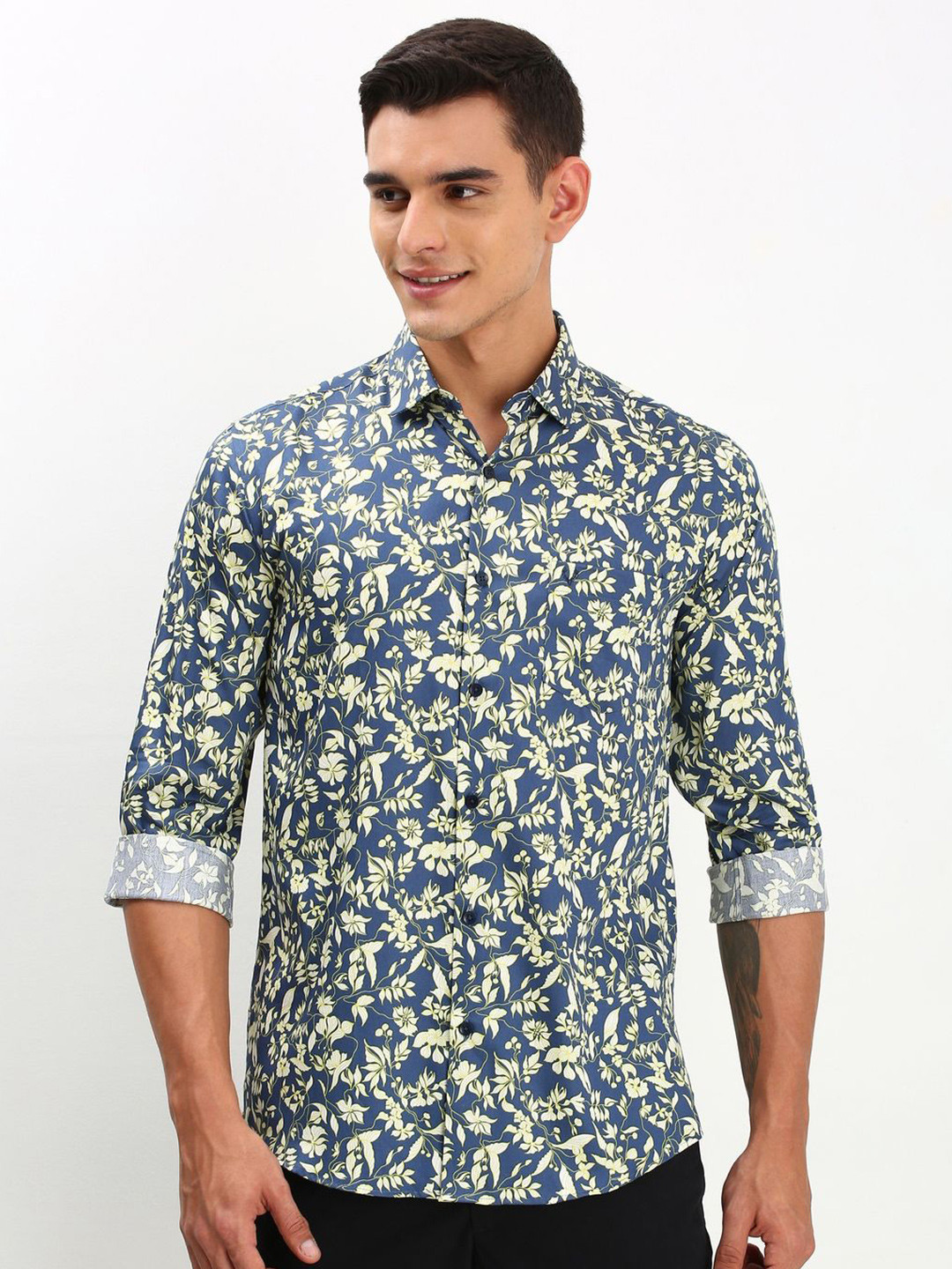 

Allen Solly Men Spread Collar Floral Printed Cotton Slim Fit Casual Shirt, Blue