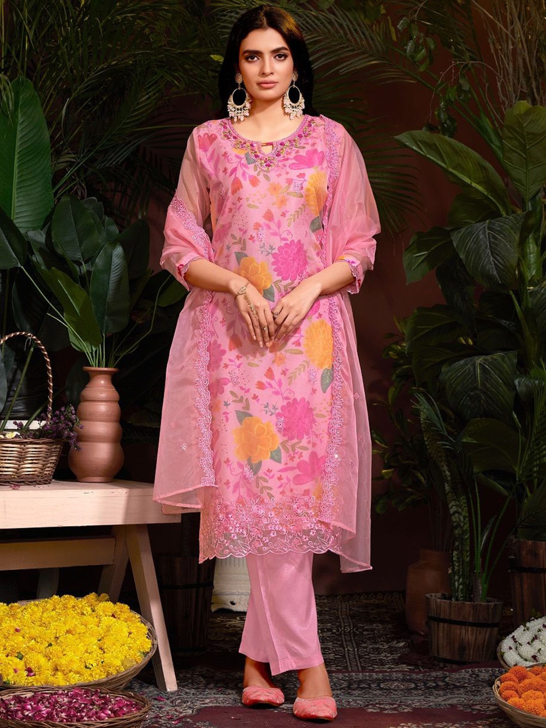 

JIVORA Women Floral Printed Regular Kurti with Pyjamas & With Dupatta, Pink