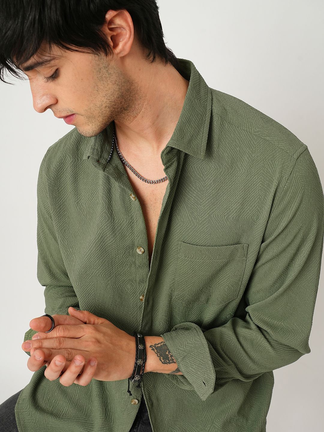 

VASTRADO Men Classic Cutaway Collar Textured Slim Fit Casual Shirt, Green