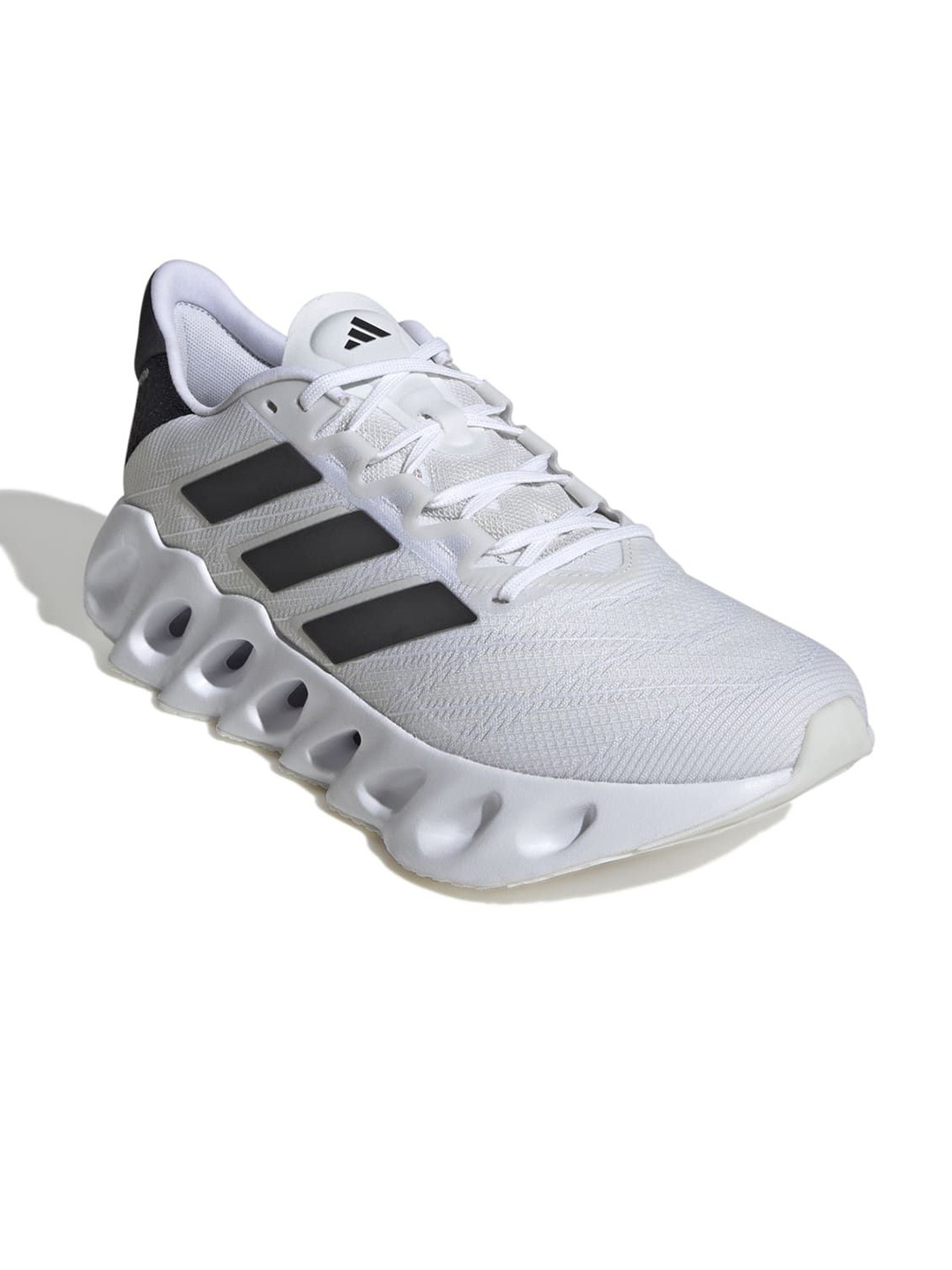 

ADIDAS SWITCH FWD 2 M Men Sports Shoes, White