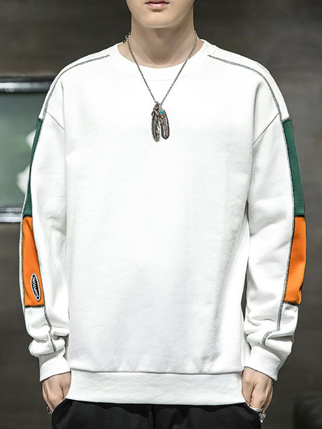 

StyleCast x Revolte Men Colourblocked Cotton Sweatshirt, White