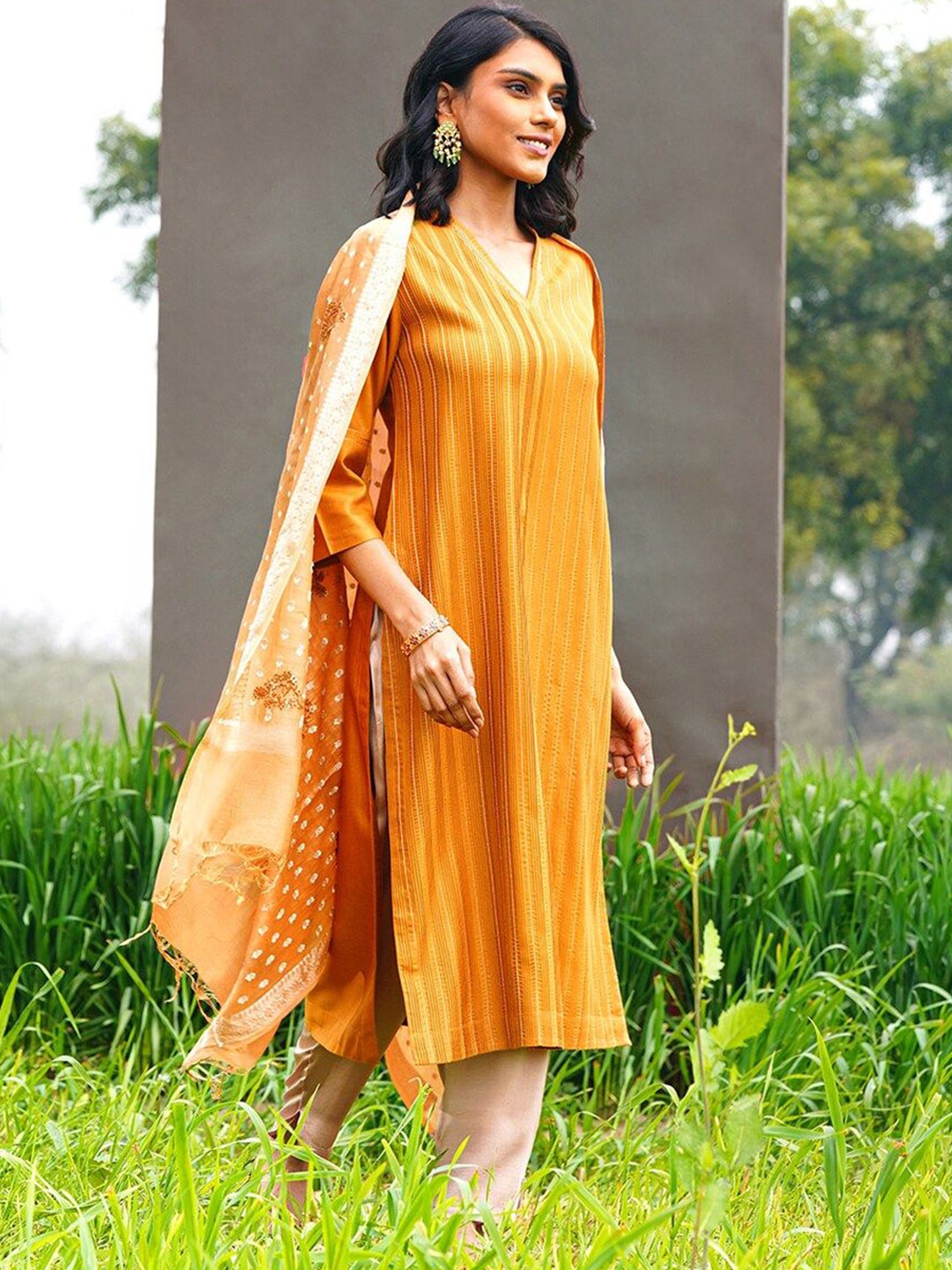 

JAYPORE Striped V-Neck Straight Kurta, Mustard