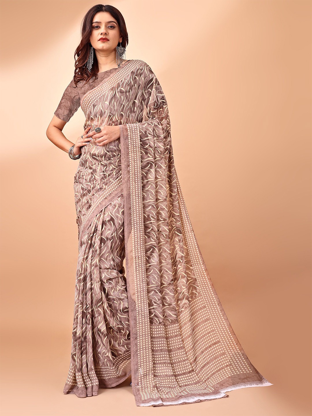 

Leelavati Abstract Printed Daily Wear Saree, Brown