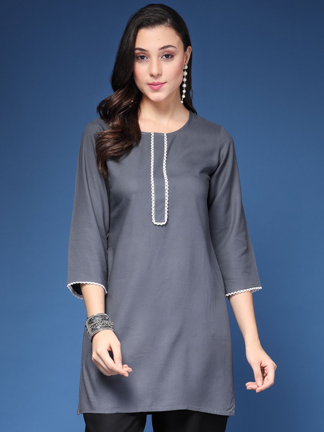 

DAEVISH Women Kurta, Grey