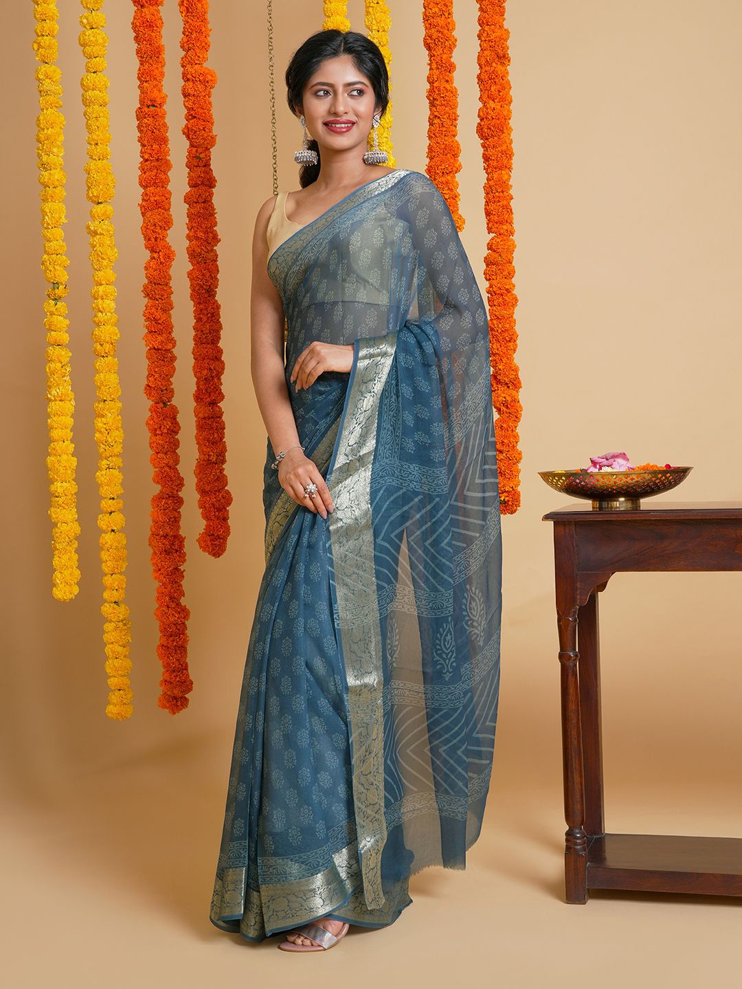 

TEEJH Pure Chiffon Zari Dabu Block Print Saree, Blue