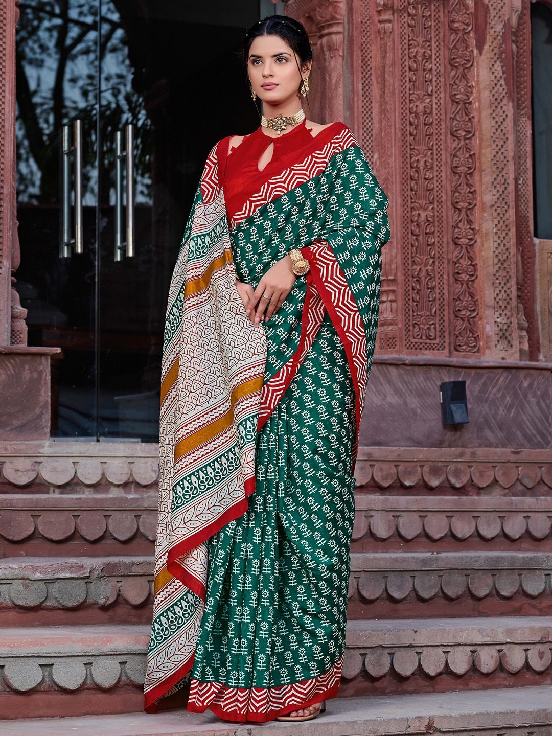 

KALINI Floral Printed Bagru Saree with Matching Blouse, Teal