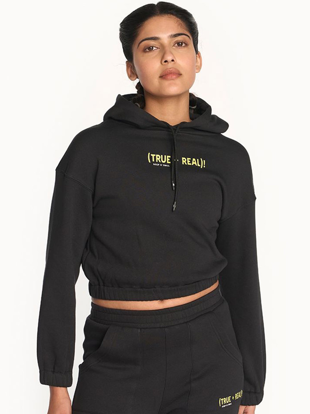 

Hunnit OG Women Typography Printed Hooded Crop Jackets, Black