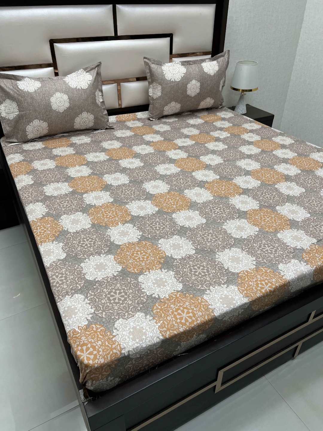 

Pure Decor Lifestyle Brown Ethnic Motifs Cotton 240 TC King Bedsheet with 2 Pillow Covers