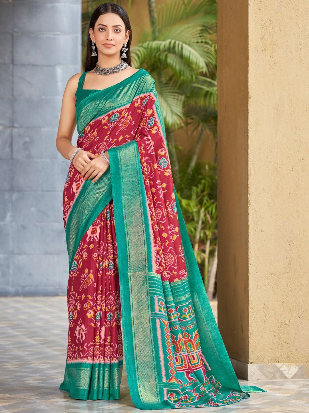 

DIVASTRI Silk Blend Designer Saree, Red