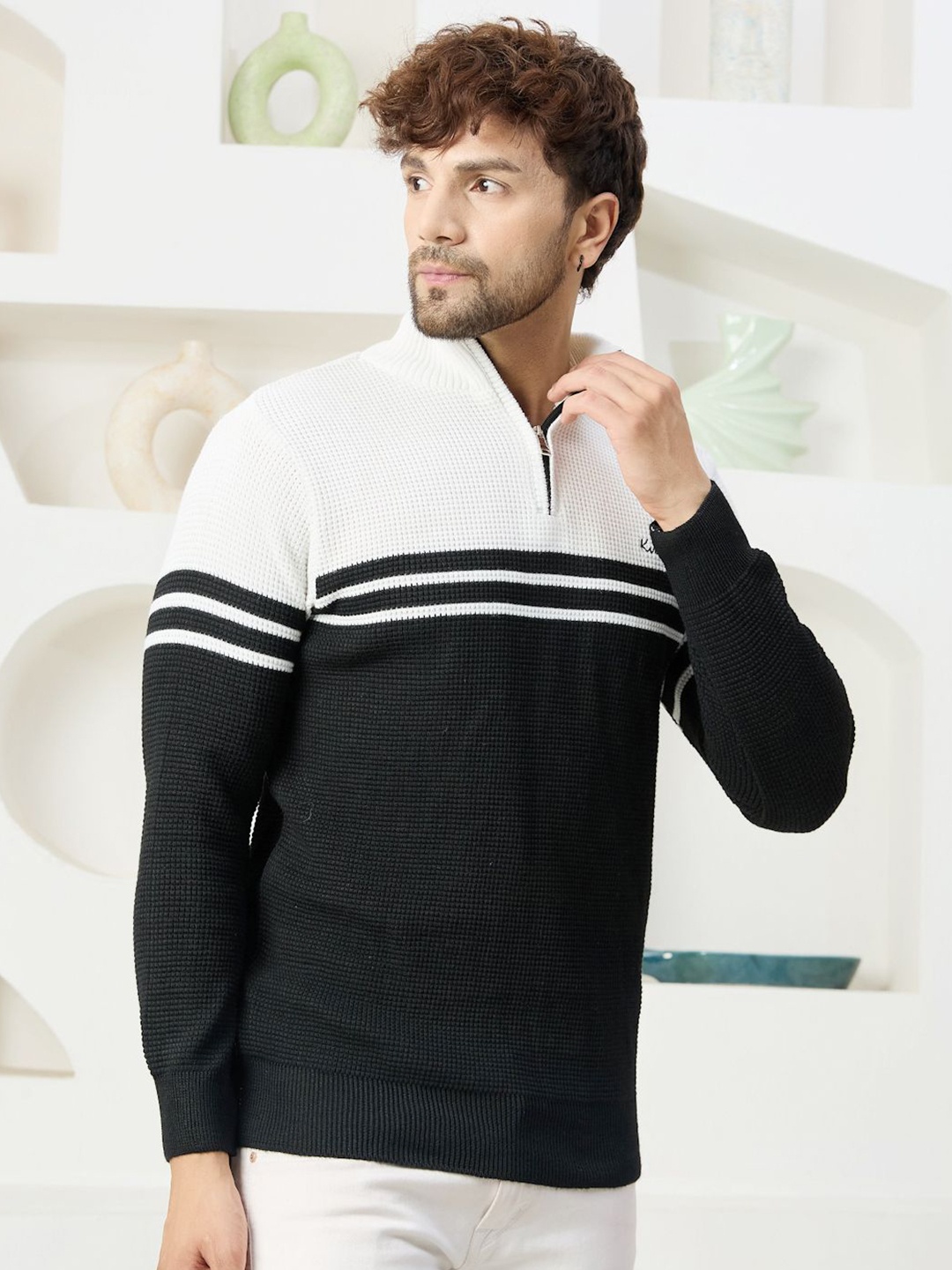 

KVETOO Men Colourblocked Pullover, White