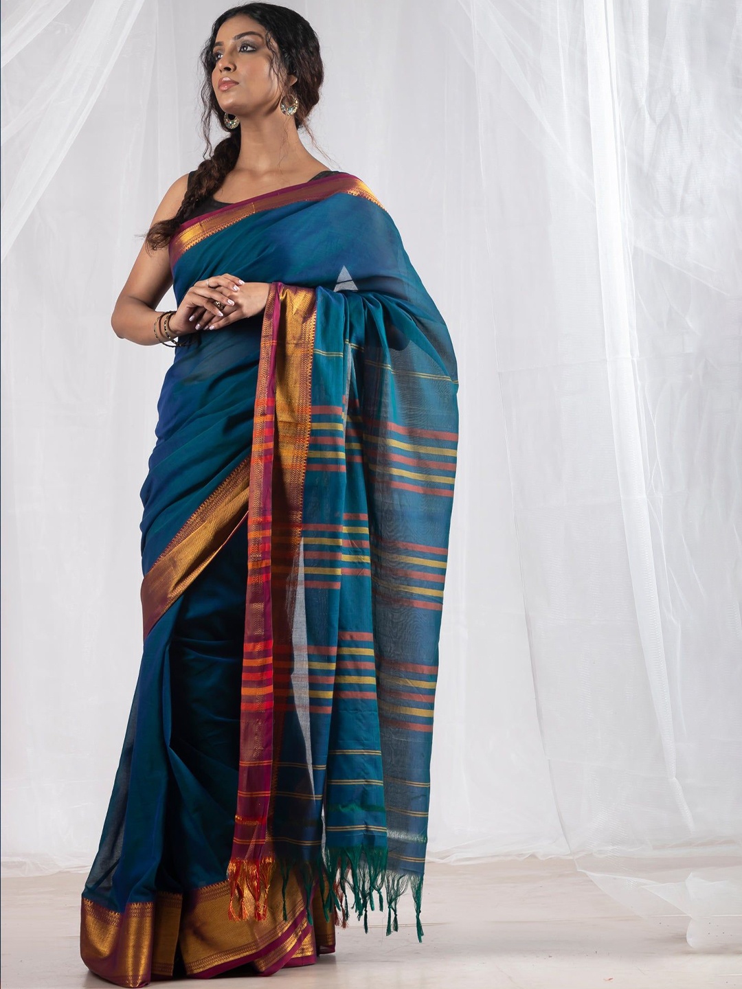 

Unnati Silks Zari Woven Design Pure Cotton Handloom Narayan Peth Saree, Blue